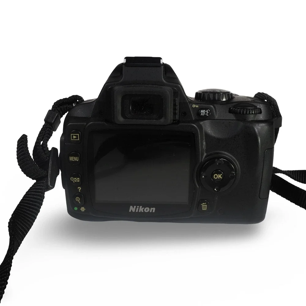 Nikon D40 DSLR Camera Bundle Shutter Count 109 Black‎ 18-55mm 55-200mm Lenses